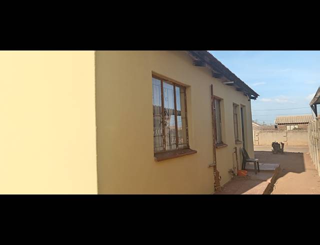 3 BEDROOM FREEHOLD FOR SALE IN JOUBERTON